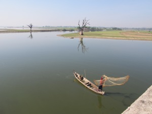 Fisherman trying his luck (Amanapura, outside of Mandalay)